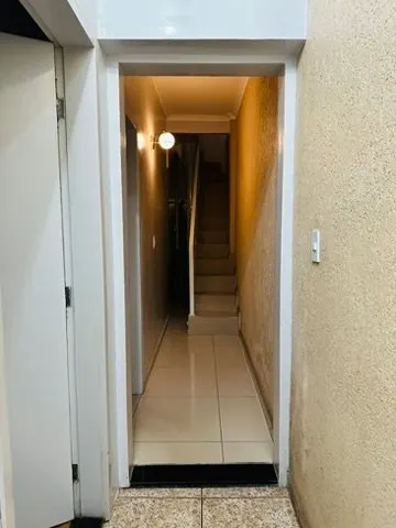 Corredor de acesso à escada