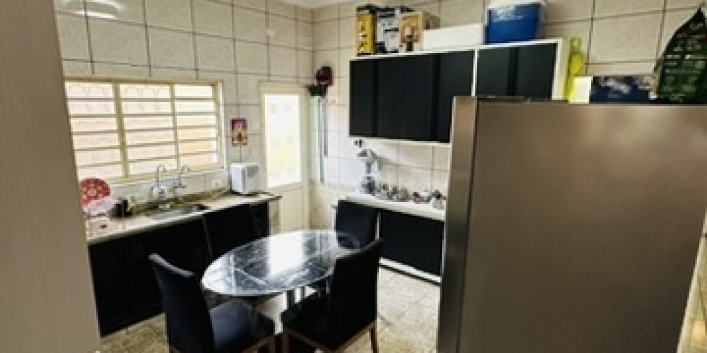 9F42A75D-8F93-4DFB-A9B7-FE8CD76592DA_4_5005_c