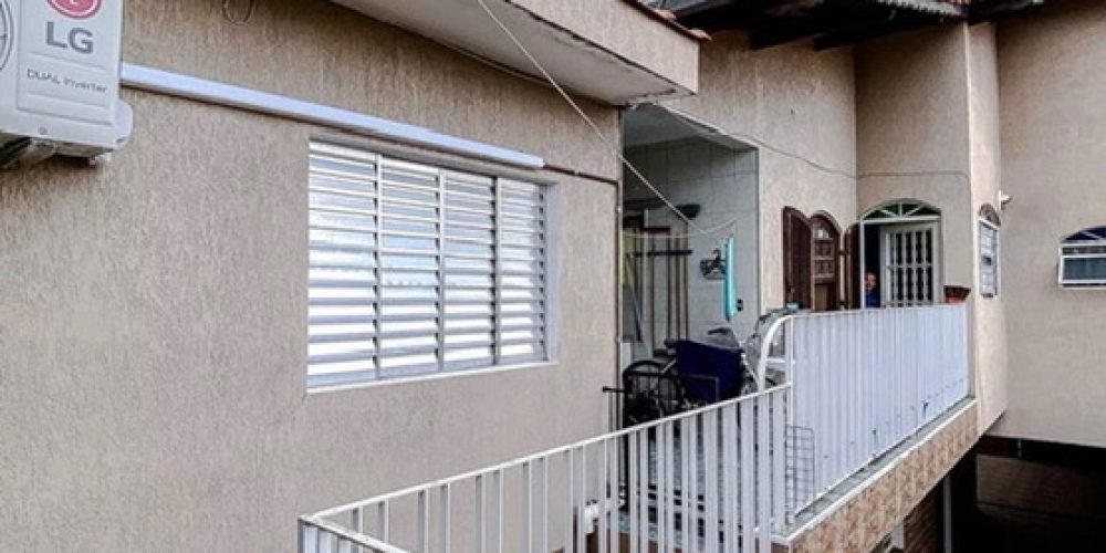 B50E2AA5-6799-4799-83B8-1639B08658BD_4_5005_c